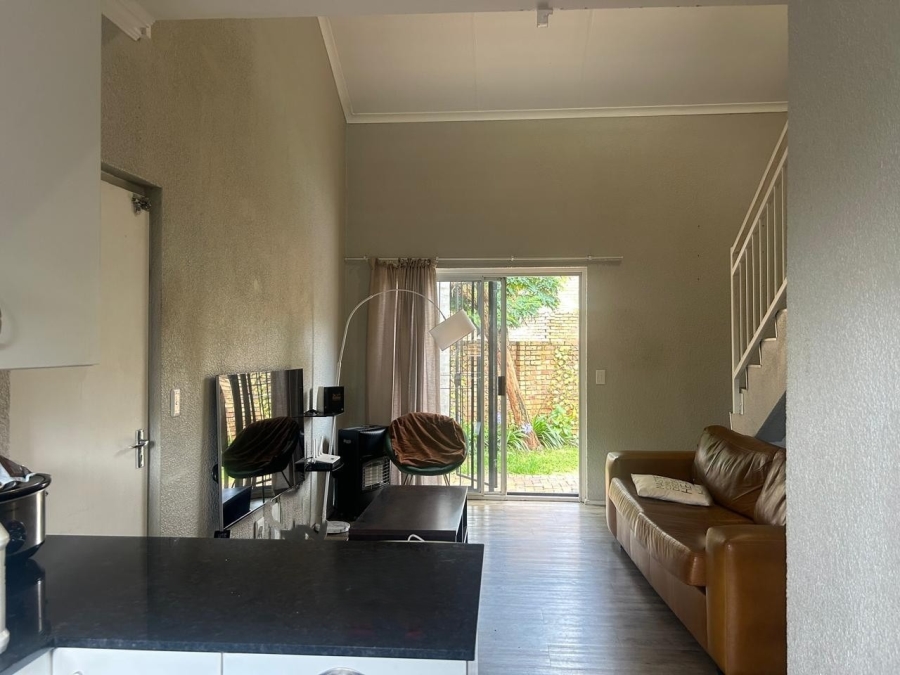 3 Bedroom Property for Sale in Die Hoewes Gauteng