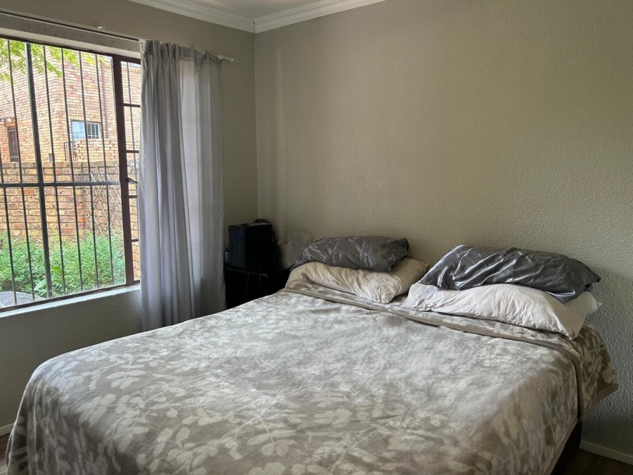 3 Bedroom Property for Sale in Die Hoewes Gauteng