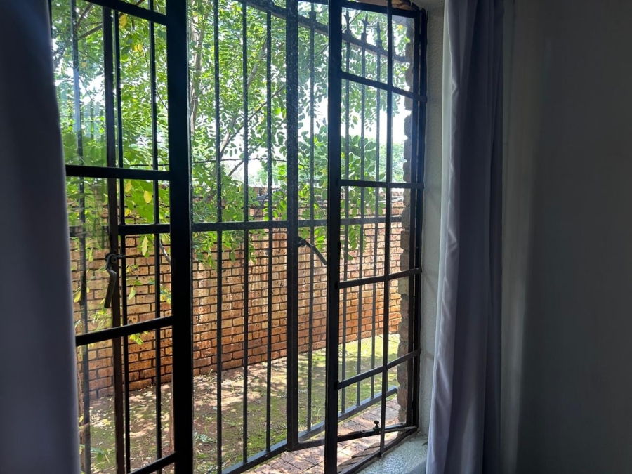3 Bedroom Property for Sale in Die Hoewes Gauteng