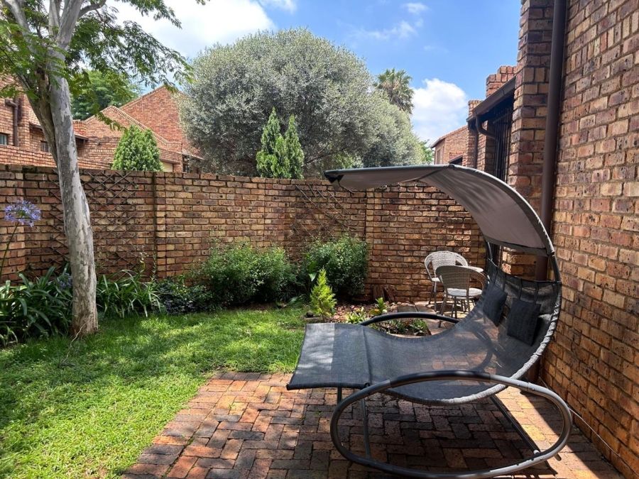 3 Bedroom Property for Sale in Die Hoewes Gauteng