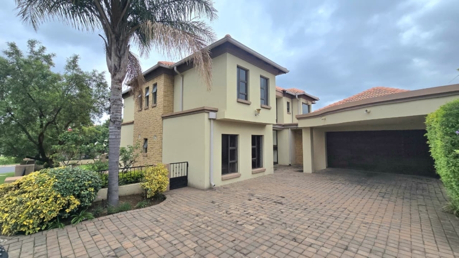 4 Bedroom Property for Sale in Blue Valley Golf Estate Gauteng