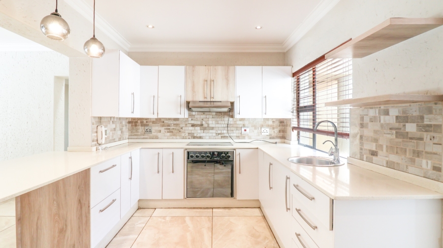 To Let 5 Bedroom Property for Rent in Dainfern Golf Estate Gauteng