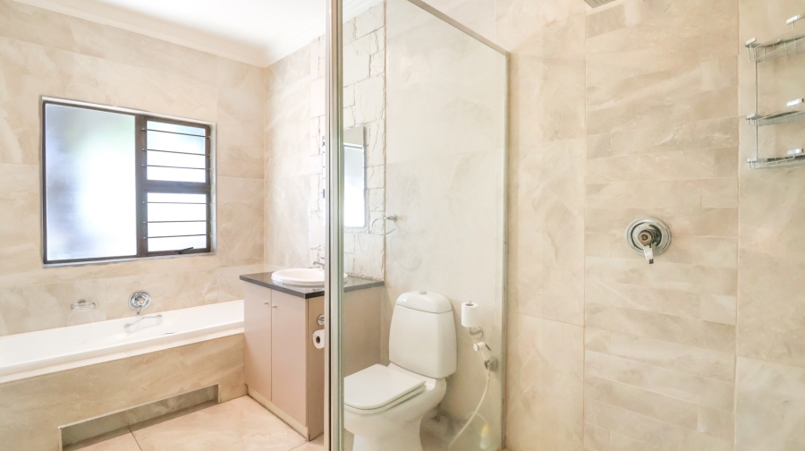 To Let 5 Bedroom Property for Rent in Dainfern Golf Estate Gauteng