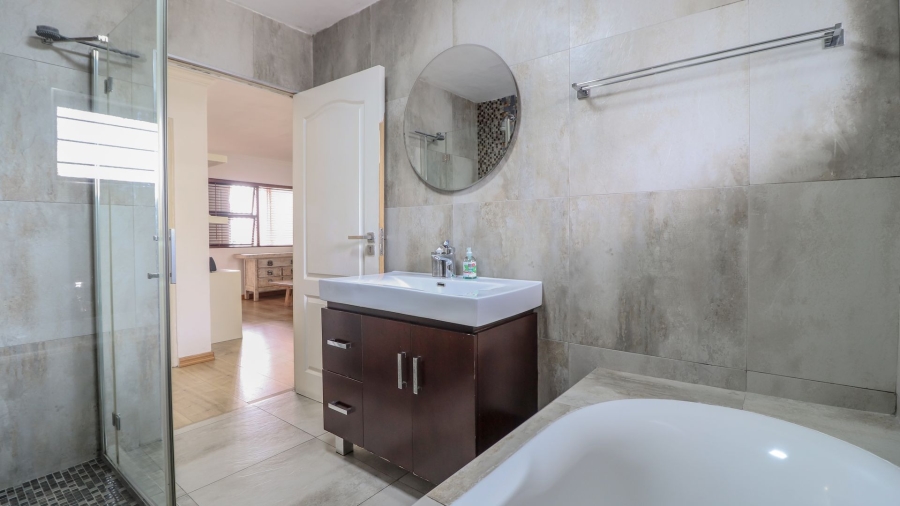 1 Bedroom Property for Sale in Sandown Gauteng