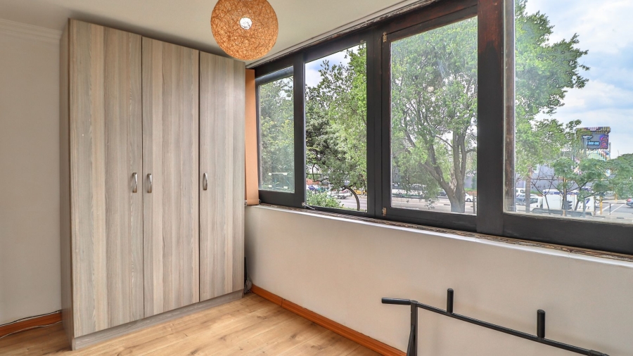 1 Bedroom Property for Sale in Sandown Gauteng