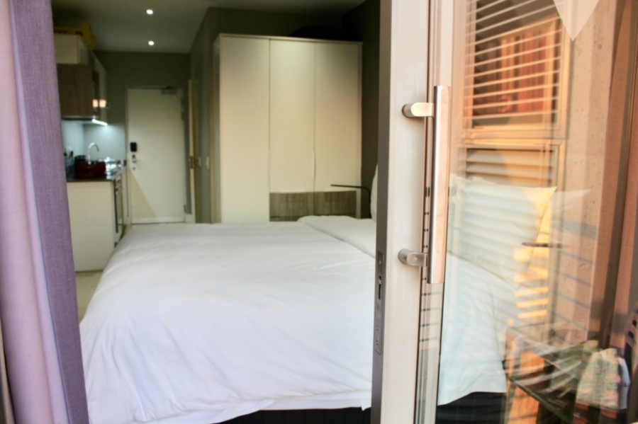 To Let 1 Bedroom Property for Rent in Rosebank Gauteng