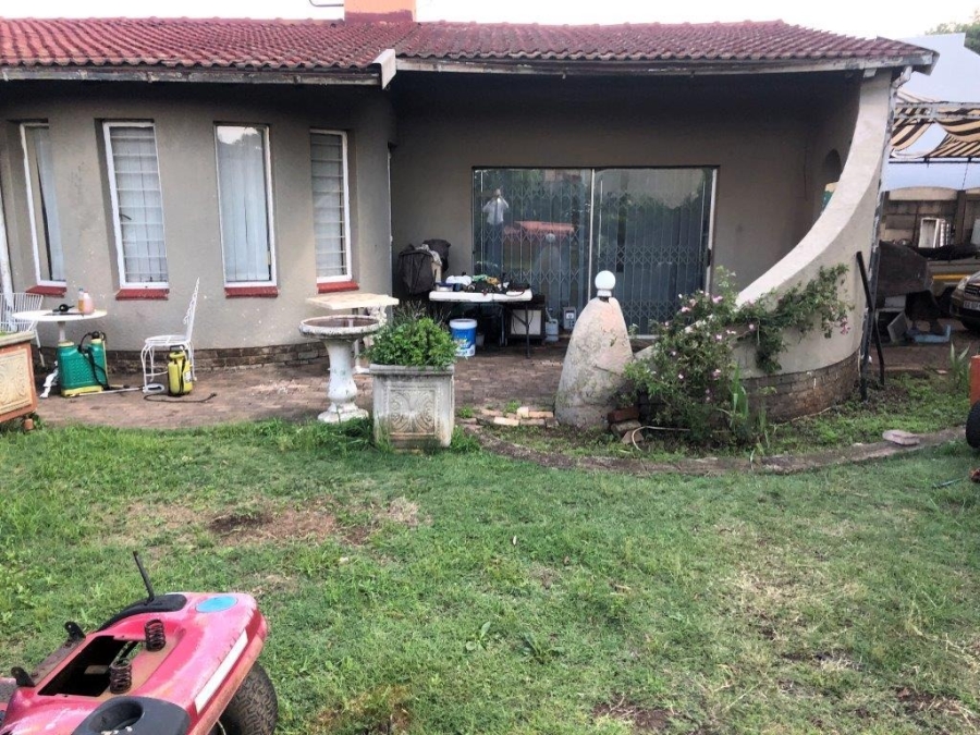 3 Bedroom Property for Sale in Bardene Gauteng