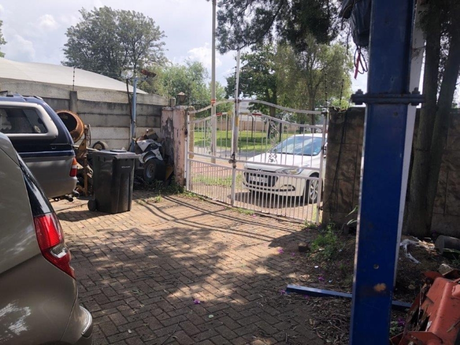 3 Bedroom Property for Sale in Bardene Gauteng