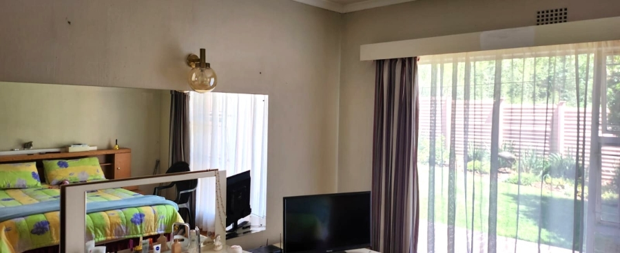 3 Bedroom Property for Sale in Mulbarton Gauteng