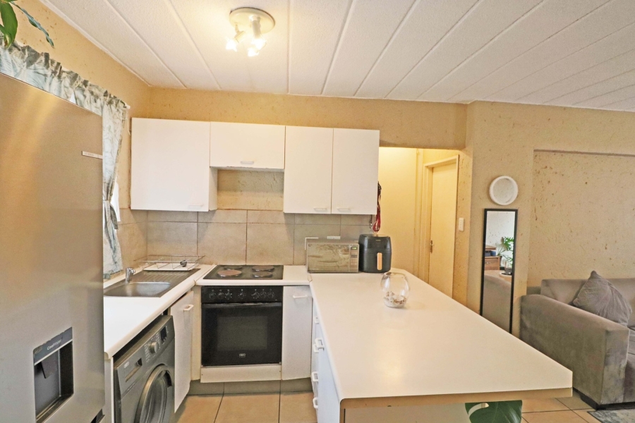 1 Bedroom Property for Sale in Bryanston Gauteng