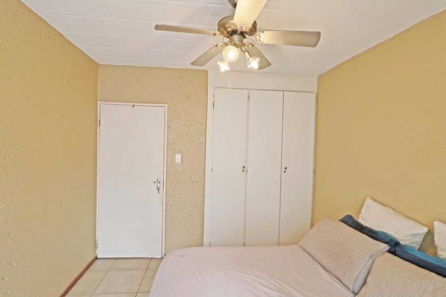 1 Bedroom Property for Sale in Bryanston Gauteng