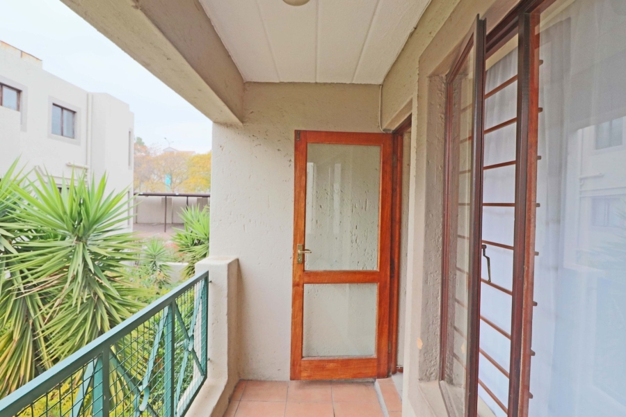 1 Bedroom Property for Sale in Bryanston Gauteng