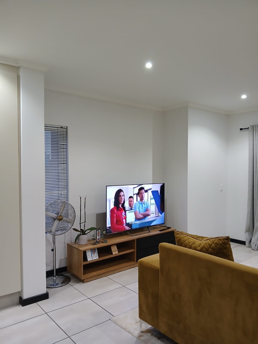 To Let 1 Bedroom Property for Rent in Lonehill Gauteng