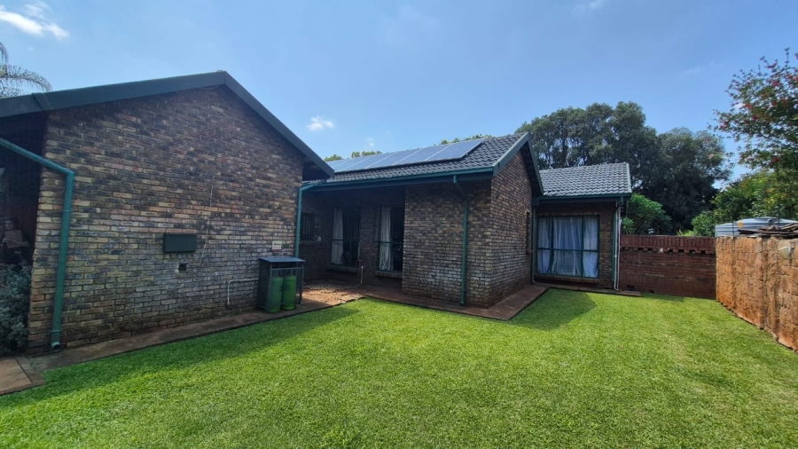 3 Bedroom Property for Sale in Eldoraigne Gauteng