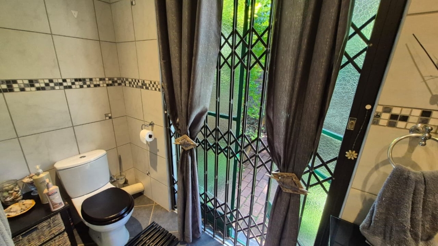 3 Bedroom Property for Sale in Eldoraigne Gauteng