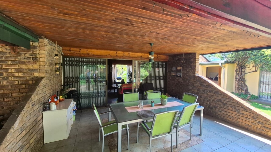 3 Bedroom Property for Sale in Eldoraigne Gauteng