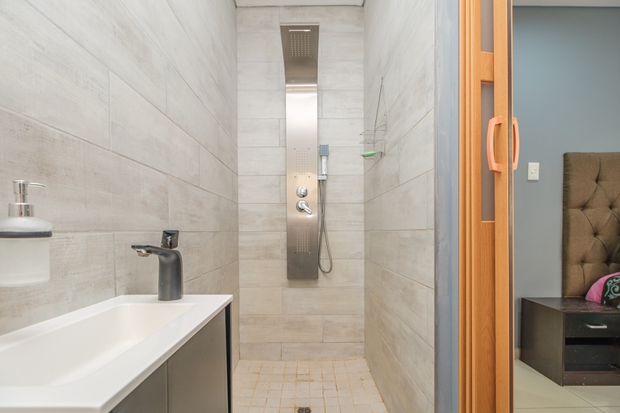 3 Bedroom Property for Sale in Wildtuinpark Gauteng