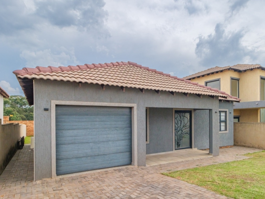 3 Bedroom Property for Sale in Wildtuinpark Gauteng