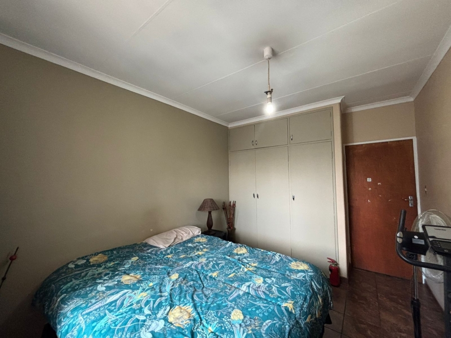 3 Bedroom Property for Sale in Strubenvale Gauteng