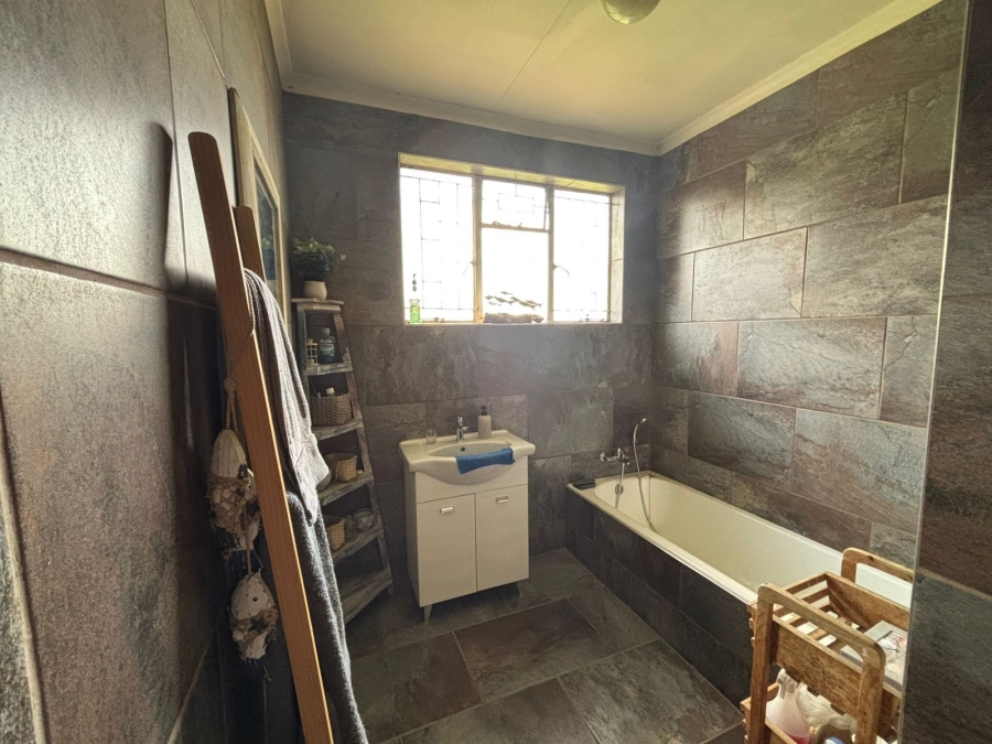 3 Bedroom Property for Sale in Strubenvale Gauteng