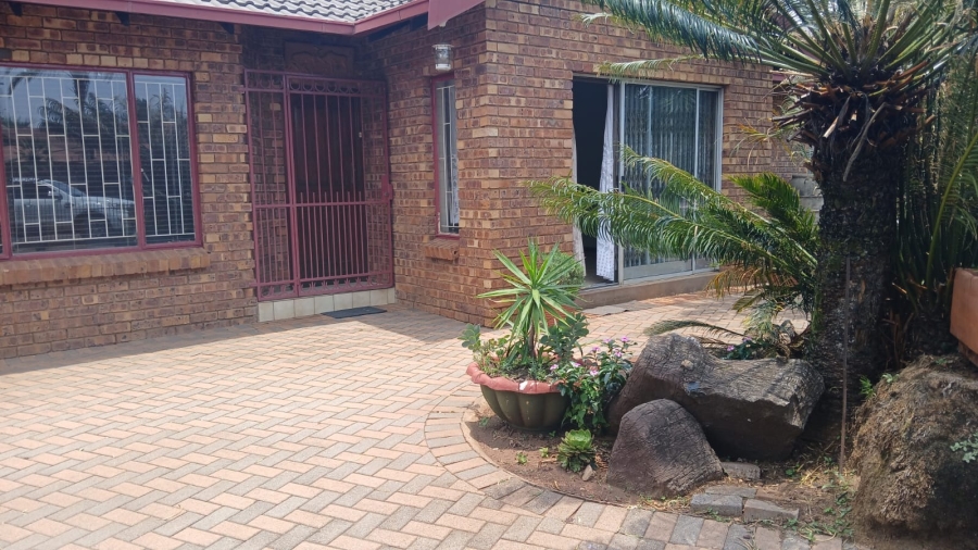 3 Bedroom Property for Sale in Wierda Park Gauteng