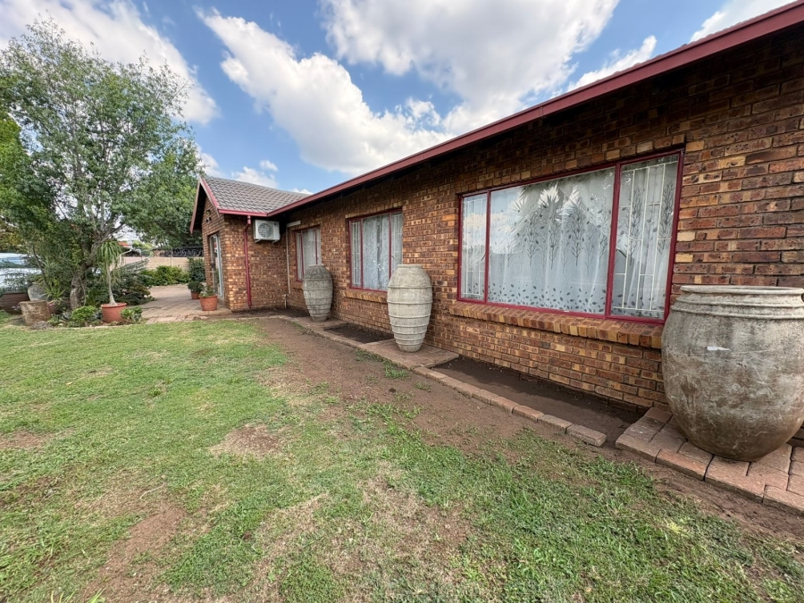 3 Bedroom Property for Sale in Wierda Park Gauteng