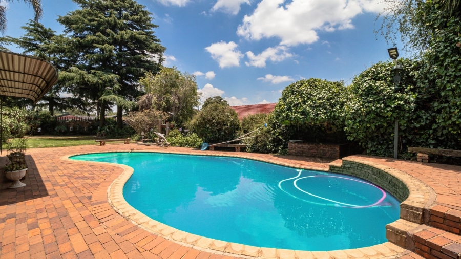 3 Bedroom Property for Sale in Bonaero Park Gauteng