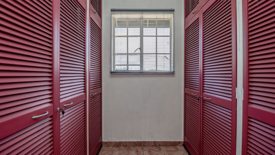 3 Bedroom Property for Sale in Bonaero Park Gauteng