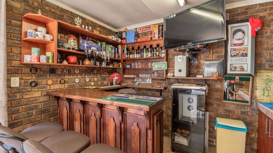 3 Bedroom Property for Sale in Bonaero Park Gauteng