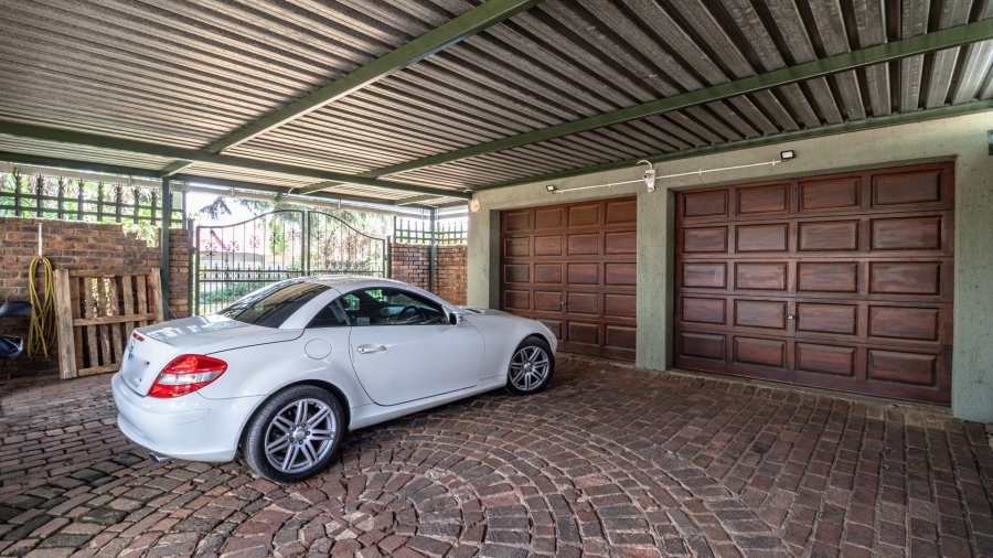 3 Bedroom Property for Sale in Bonaero Park Gauteng