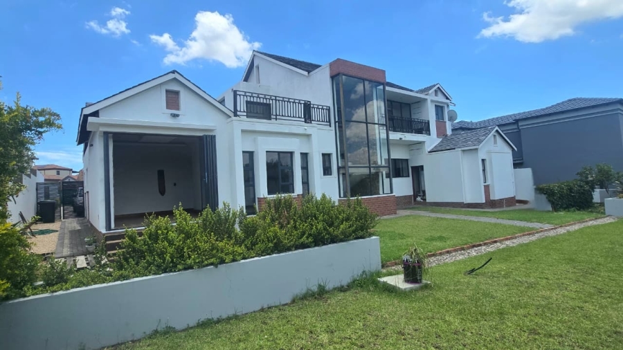 4 Bedroom Property for Sale in Blue Valley Golf Estate Gauteng