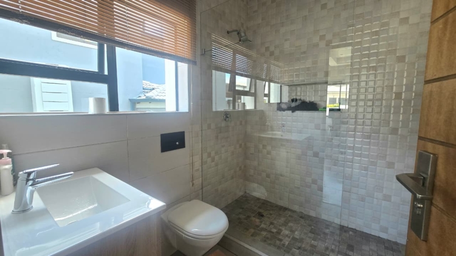 4 Bedroom Property for Sale in Blue Valley Golf Estate Gauteng