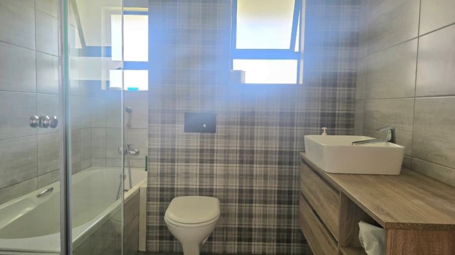 4 Bedroom Property for Sale in Blue Valley Golf Estate Gauteng