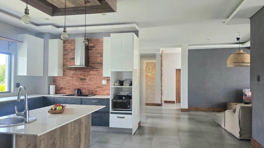 4 Bedroom Property for Sale in Blue Valley Golf Estate Gauteng