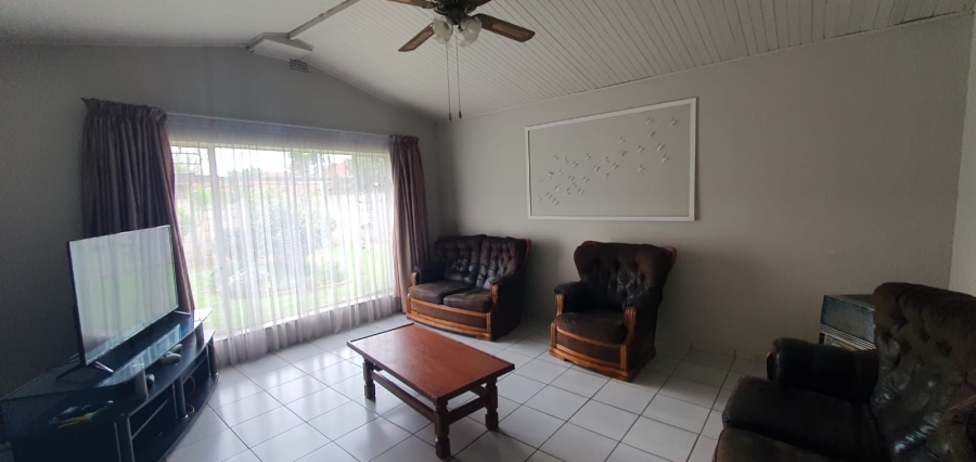 To Let 3 Bedroom Property for Rent in Brakpan Central Gauteng