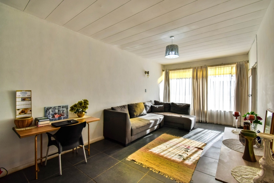 2 Bedroom Property for Sale in Eldoraigne Gauteng