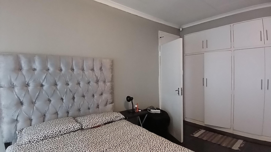4 Bedroom Property for Sale in Brackendowns Gauteng