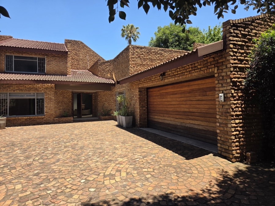 4 Bedroom Property for Sale in Eldoraigne Gauteng