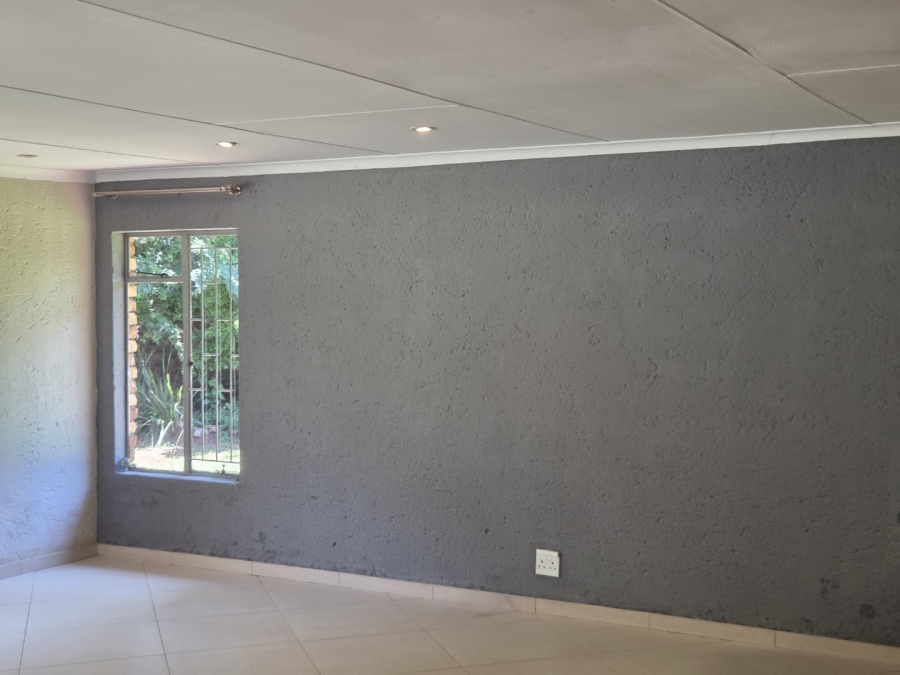 4 Bedroom Property for Sale in Eldoraigne Gauteng