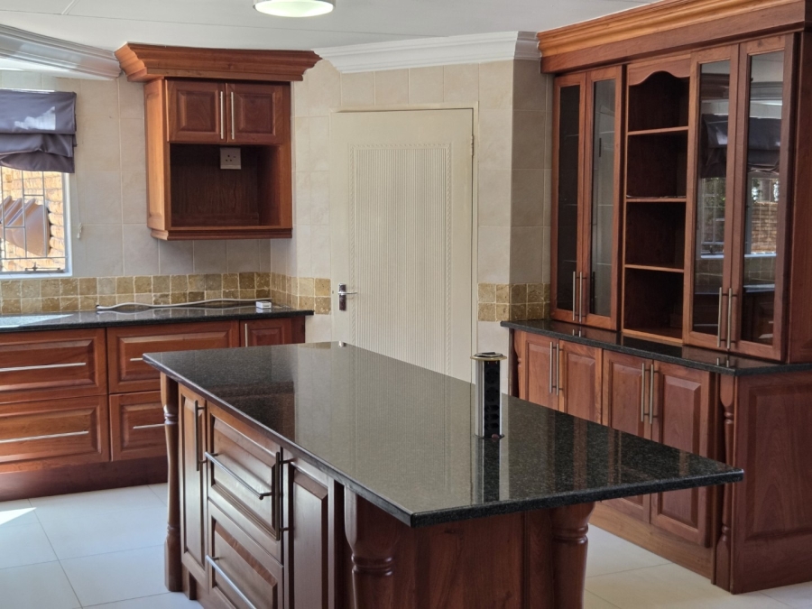 4 Bedroom Property for Sale in Eldoraigne Gauteng