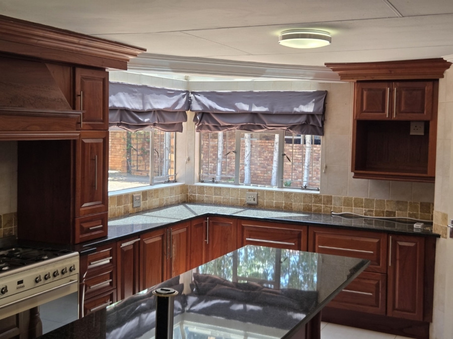 4 Bedroom Property for Sale in Eldoraigne Gauteng