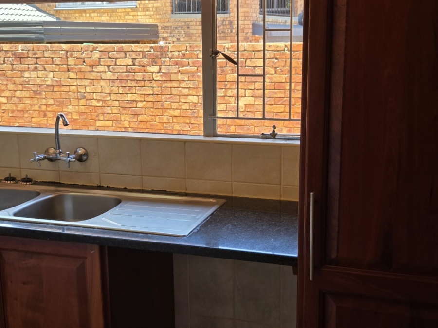 4 Bedroom Property for Sale in Eldoraigne Gauteng