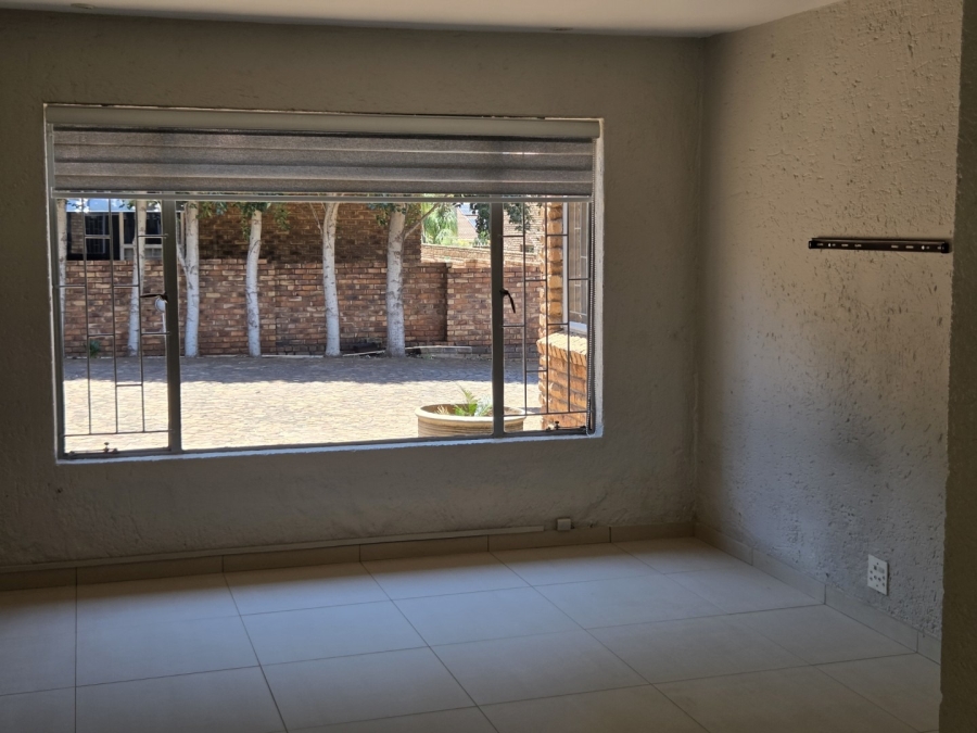 4 Bedroom Property for Sale in Eldoraigne Gauteng