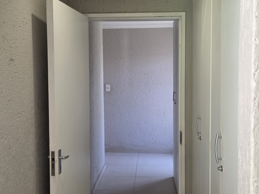4 Bedroom Property for Sale in Eldoraigne Gauteng