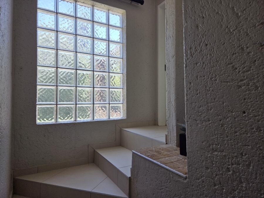 4 Bedroom Property for Sale in Eldoraigne Gauteng