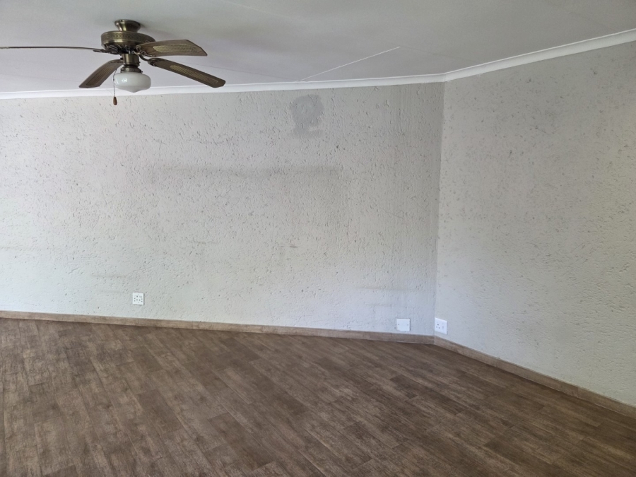 4 Bedroom Property for Sale in Eldoraigne Gauteng