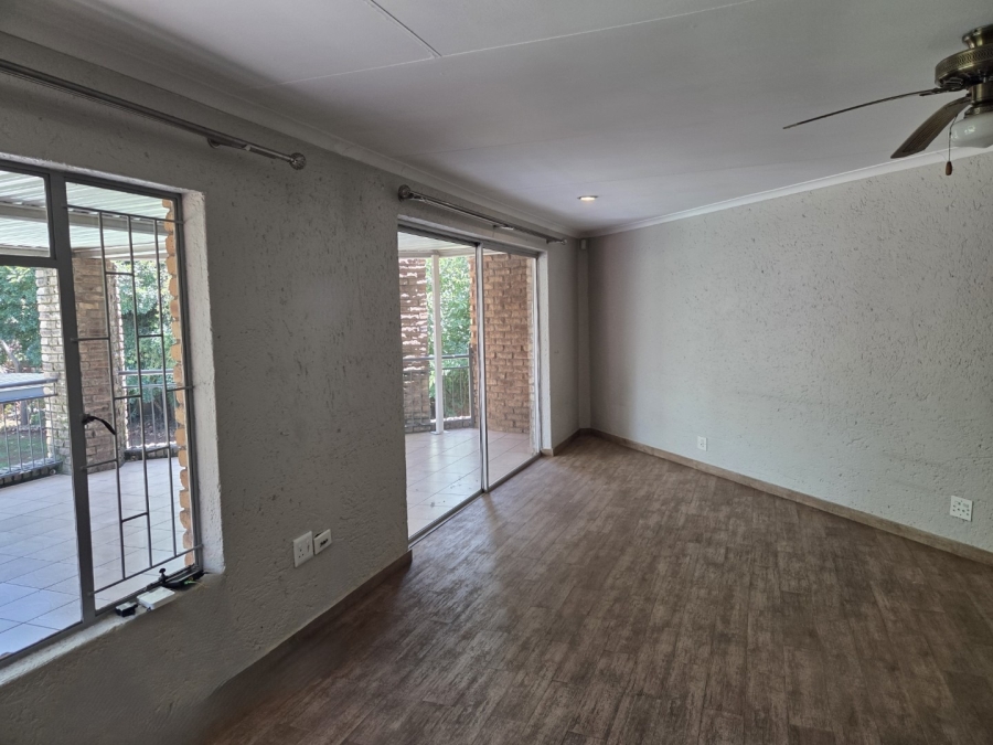 4 Bedroom Property for Sale in Eldoraigne Gauteng