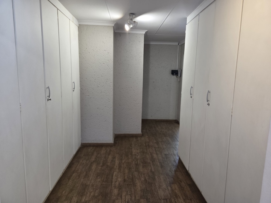 4 Bedroom Property for Sale in Eldoraigne Gauteng