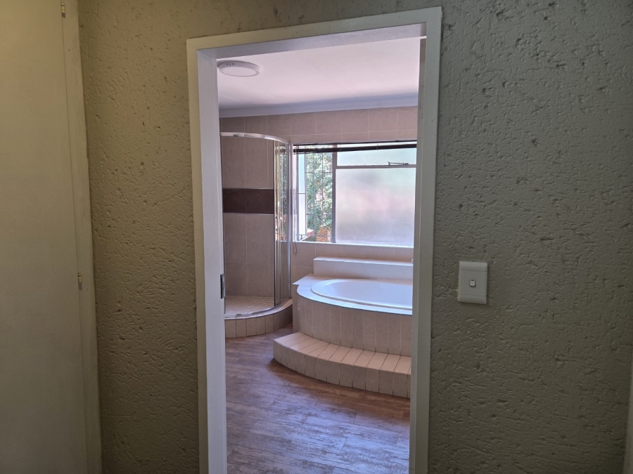 4 Bedroom Property for Sale in Eldoraigne Gauteng