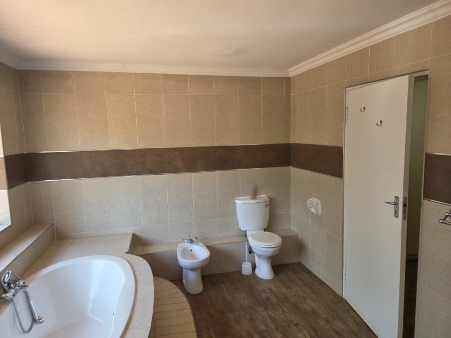 4 Bedroom Property for Sale in Eldoraigne Gauteng